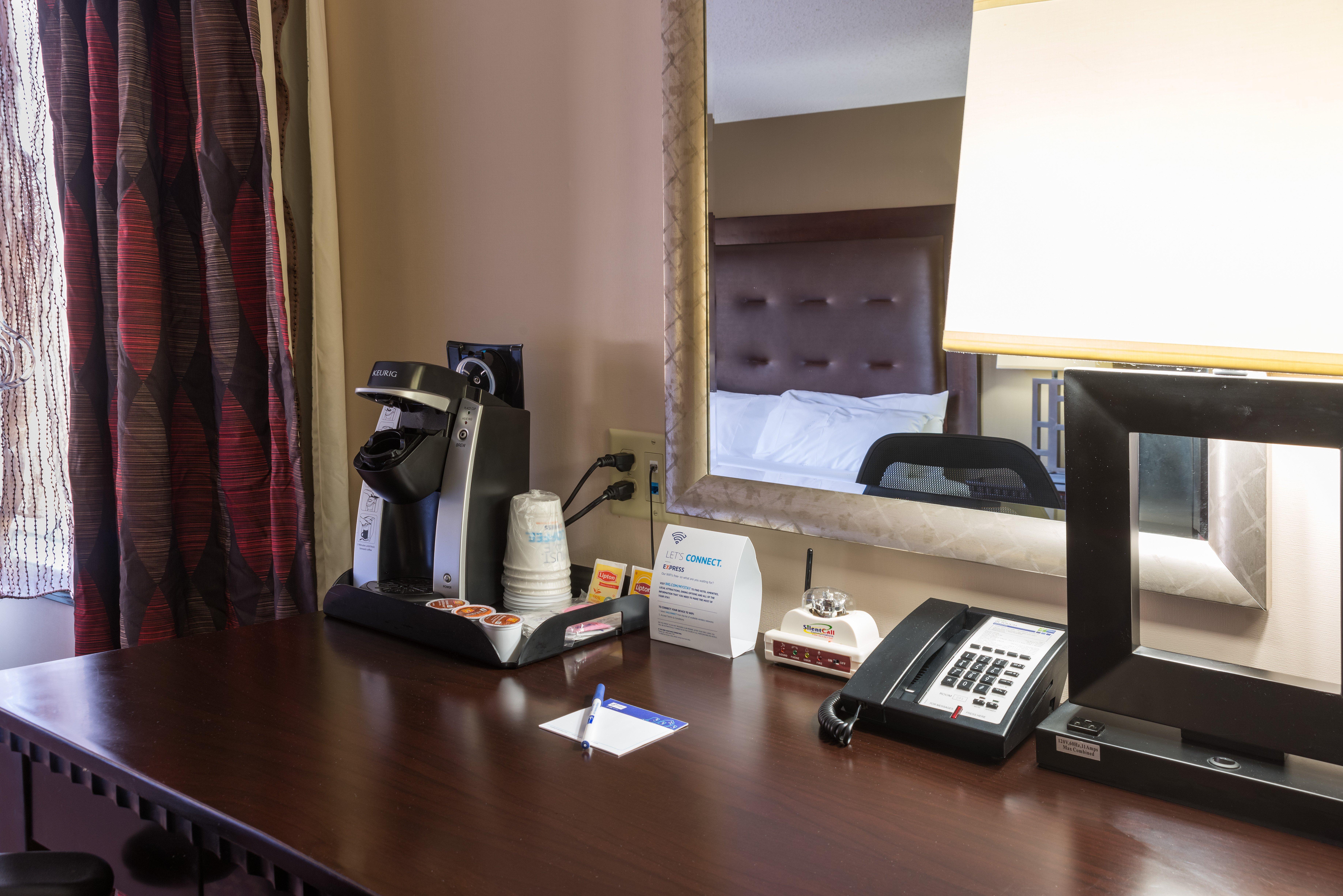 Holiday Inn Express Hartford-Newington By Ihg Kültér fotó
