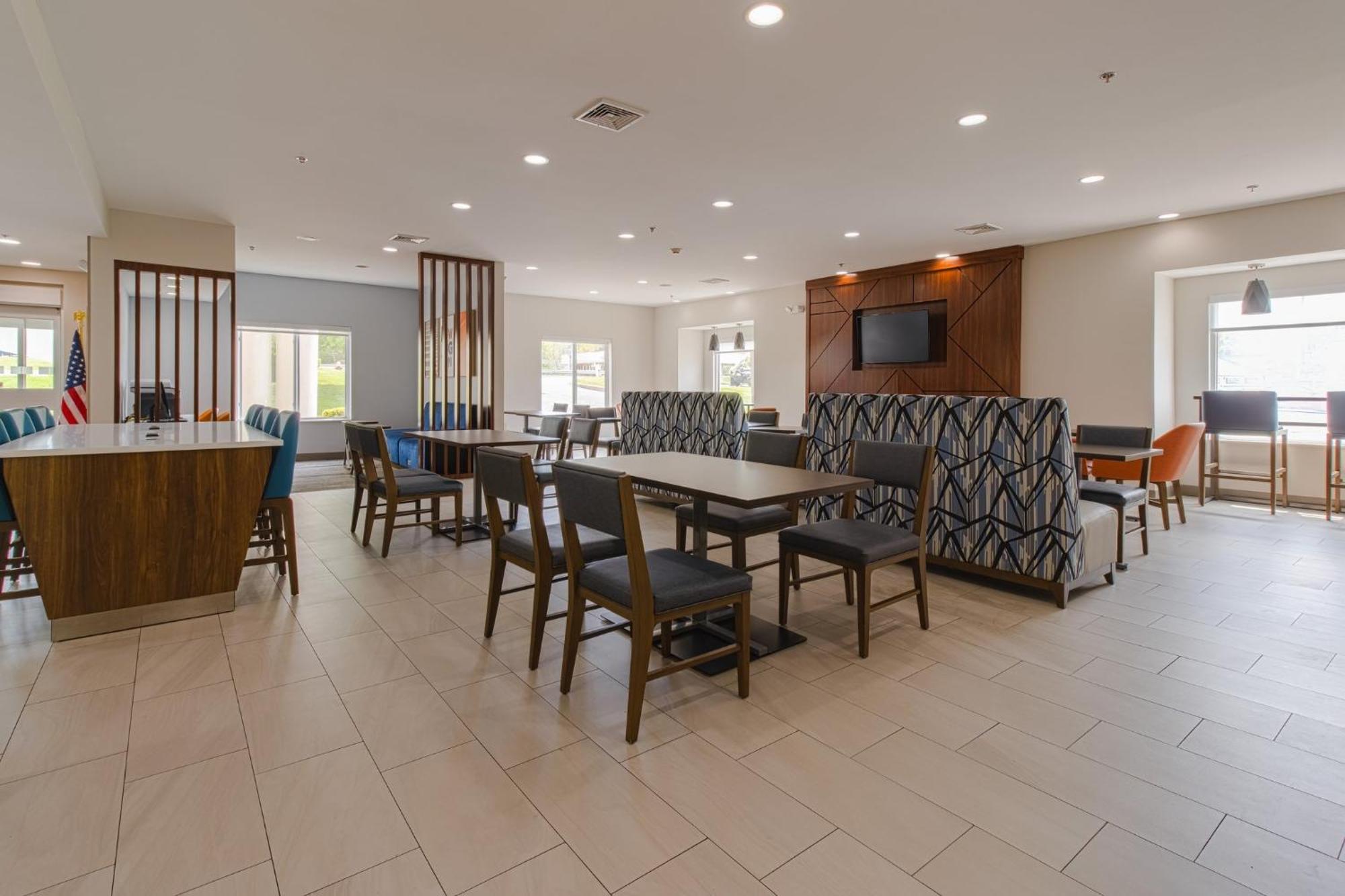 Holiday Inn Express Hartford-Newington By Ihg Kültér fotó