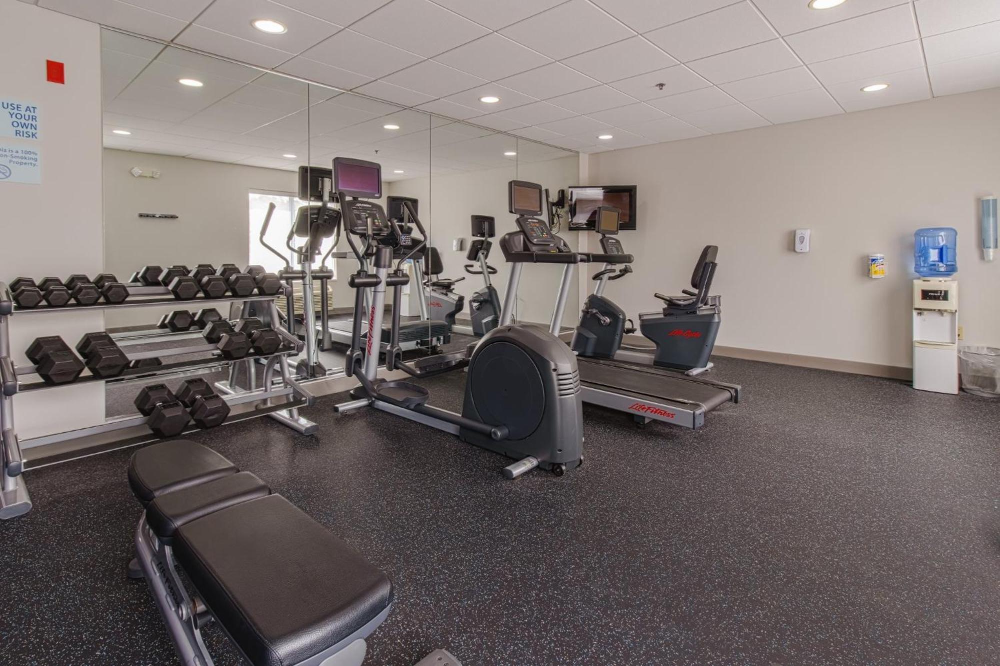 Holiday Inn Express Hartford-Newington By Ihg Kültér fotó